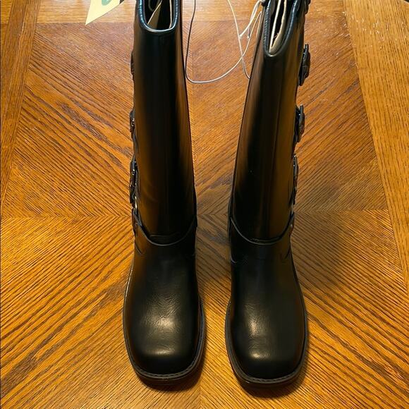 SOLD OUT
NIB Wild Fable Size 9 1/2 Black Buckle Strap Women's Boots. - Picture 3 of 4